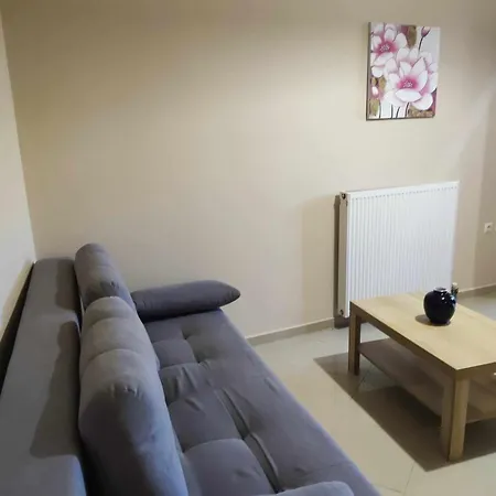 Regina Apartment *